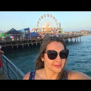 Meet your Posher, Simone